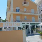 Ξενοδοχείο με διαμερίσματα Stalegro Cesenatico
