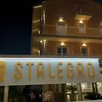 Stalegro アパートホテル 4*