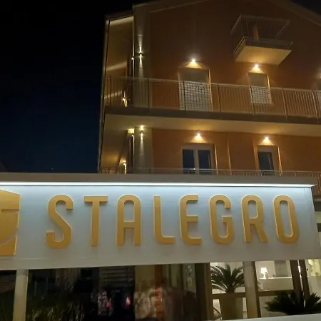 Stalegro Appart hôtel *